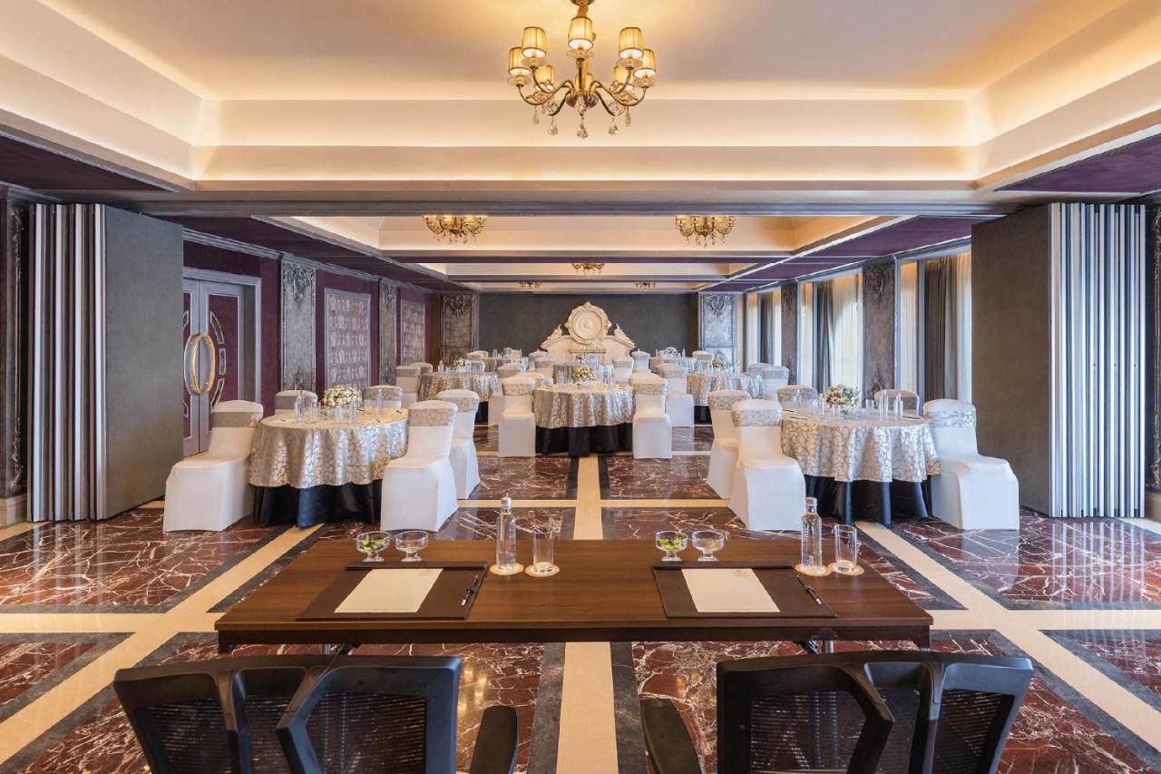 Hotel Hillock أحمد أباد المظهر الخارجي الصورة