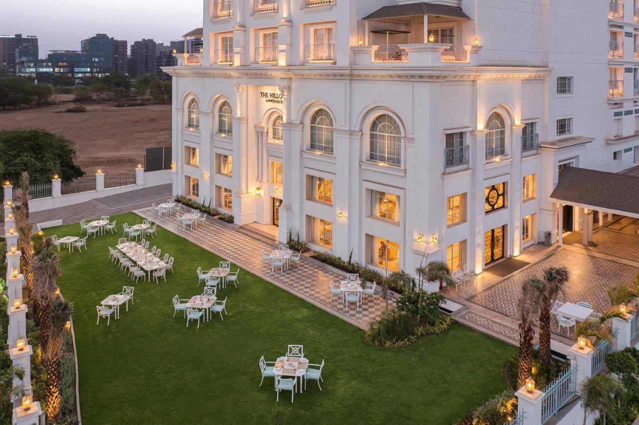 Hotel Hillock أحمد أباد المظهر الخارجي الصورة