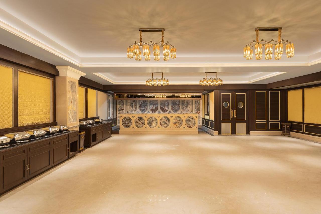 Hotel Hillock أحمد أباد المظهر الخارجي الصورة