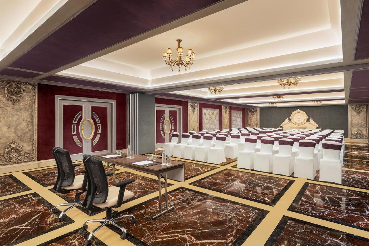 Hotel Hillock أحمد أباد المظهر الخارجي الصورة