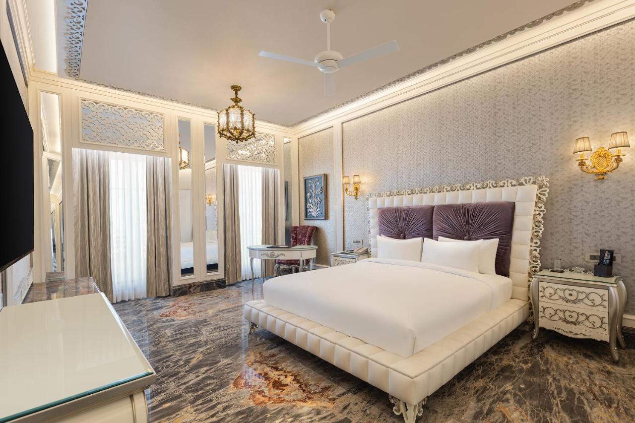 Hotel Hillock أحمد أباد المظهر الخارجي الصورة
