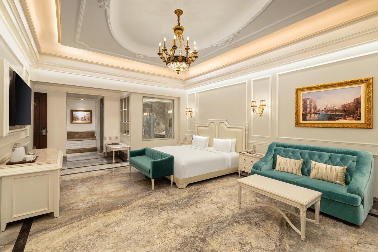 Hotel Hillock أحمد أباد المظهر الخارجي الصورة