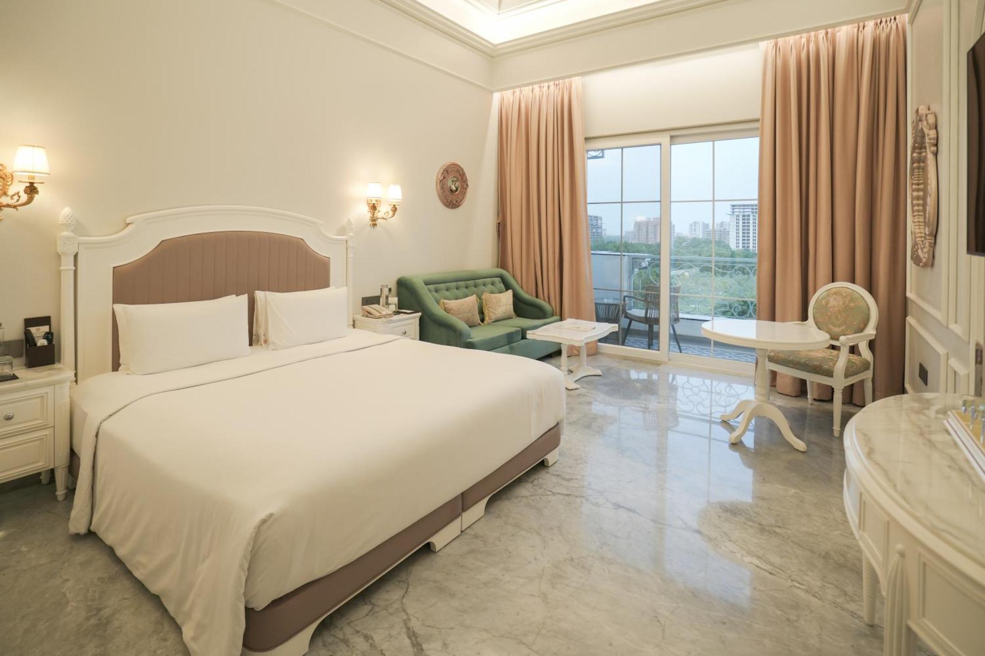 Hotel Hillock أحمد أباد المظهر الخارجي الصورة